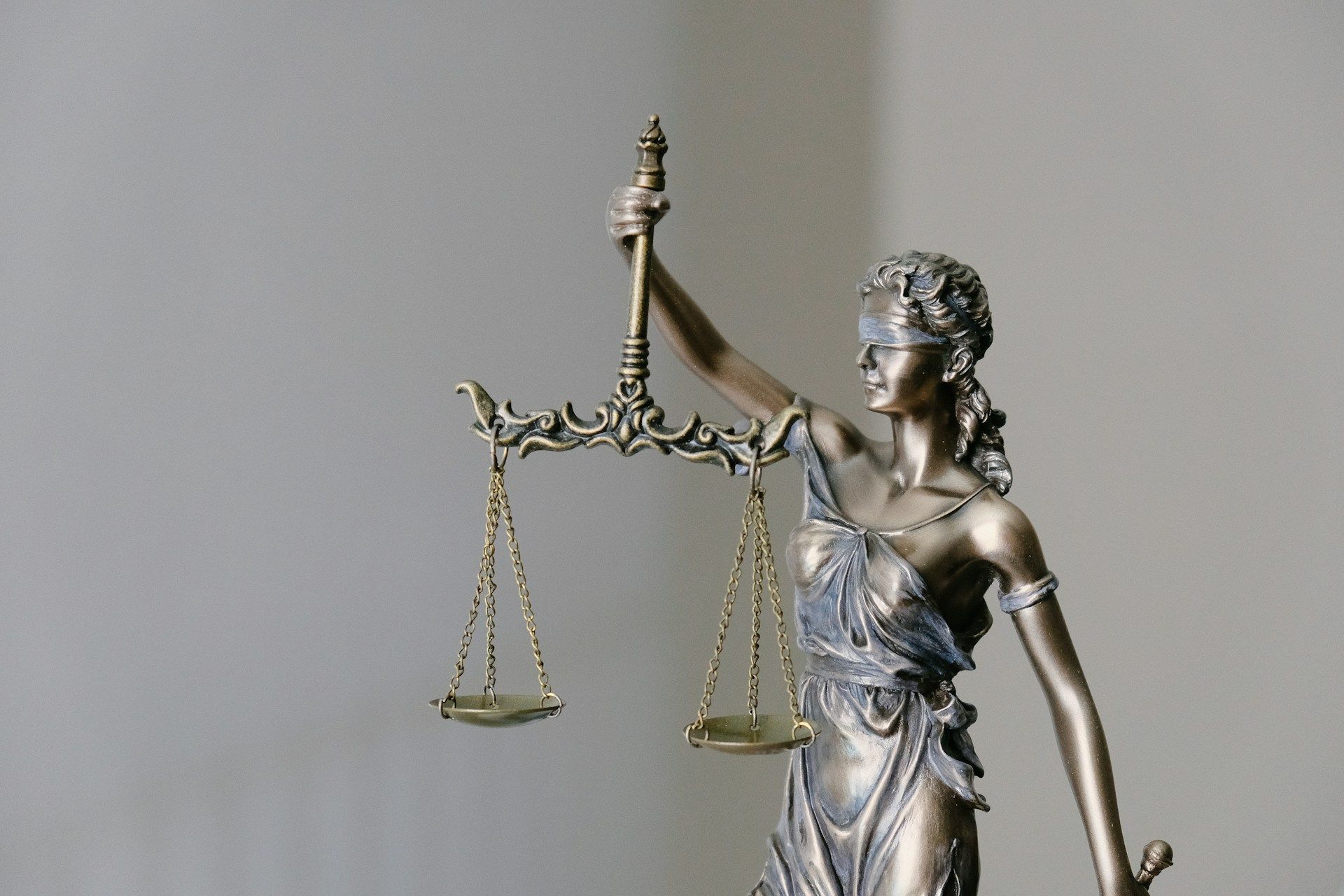 wp-content/uploads/2024/11/tingey-injury-law-firm-yCdPU73kGSc-unsplash.jpg