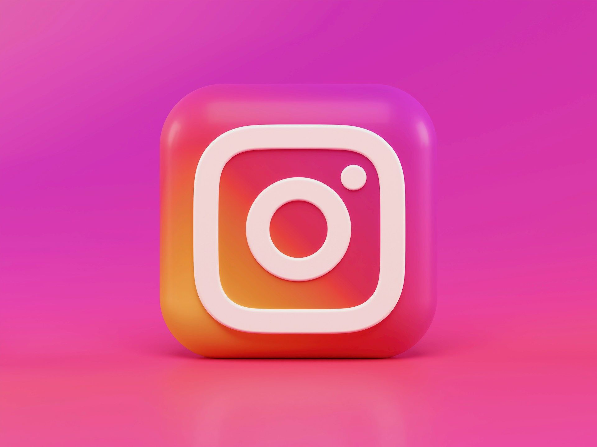 Od kolika let je Instagram